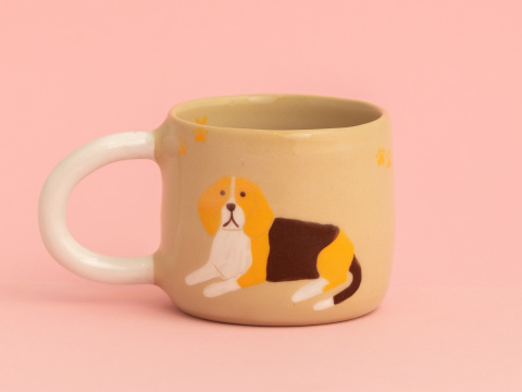 Kubek z leżącym pieskiem 275ml (Beagle) Kubek z leżącym pieskiem 275ml (Beagle)