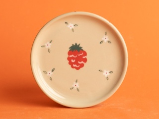 42. talerzyk - malina, białe kwiatuszki