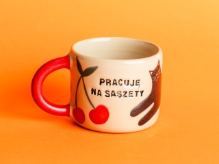 PRACUJĘ NA SASZETY - czarny kot + wiśnie