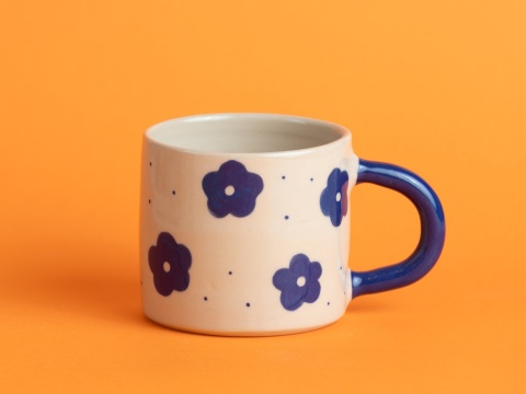 26. SŁABISZ MNIE - w granatowe kwiaty, kropeczki