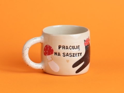 65. PRACUJĘ NA SASZETY - w muchomory i czarny kot + szkliwo w ciapki